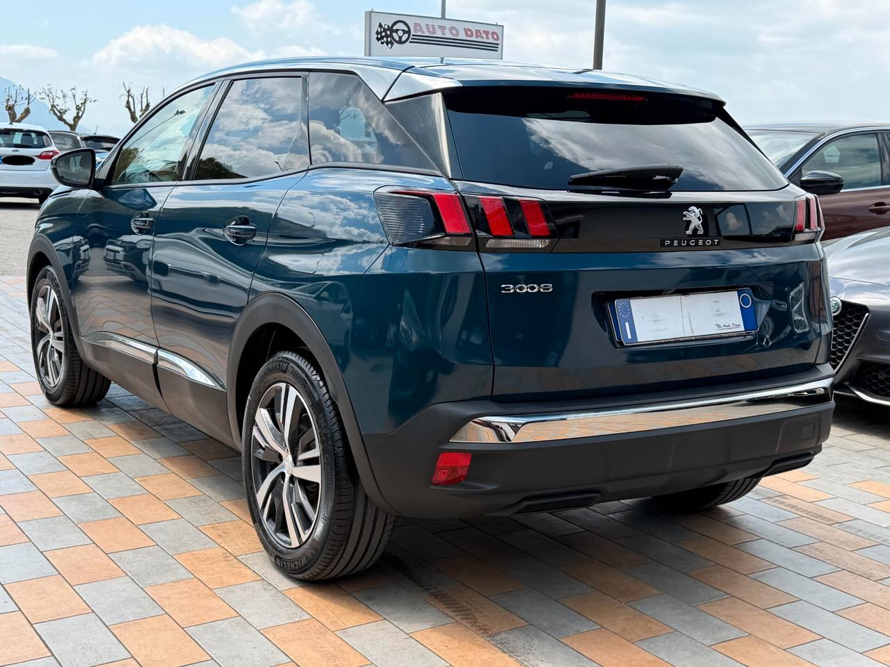 Peugeot 3008 1.5 BLUEHDI 130 cv. ALLURE PACK (Nav)
