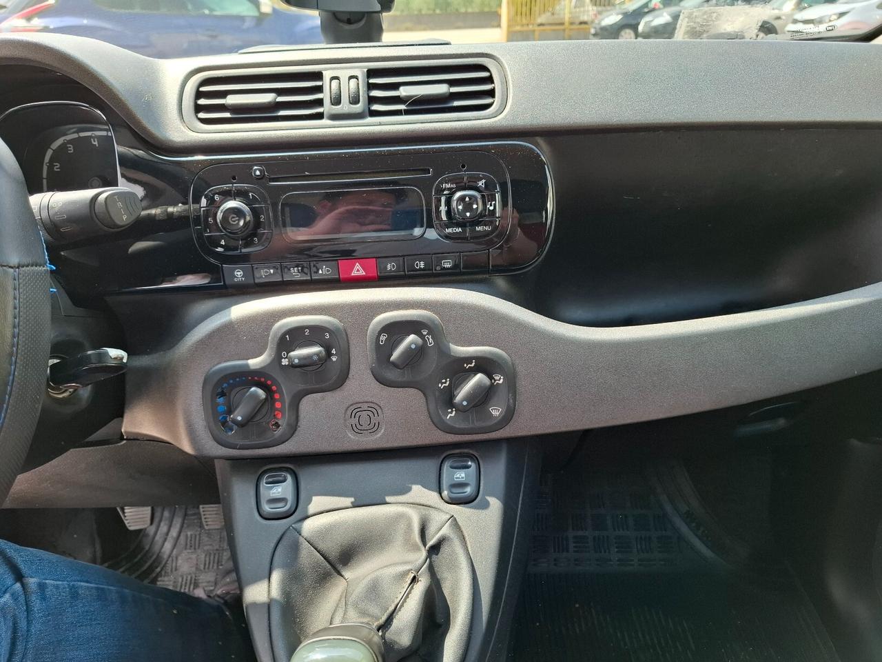 Fiat Panda 1.2 BENZINA LOUNGE - 2012