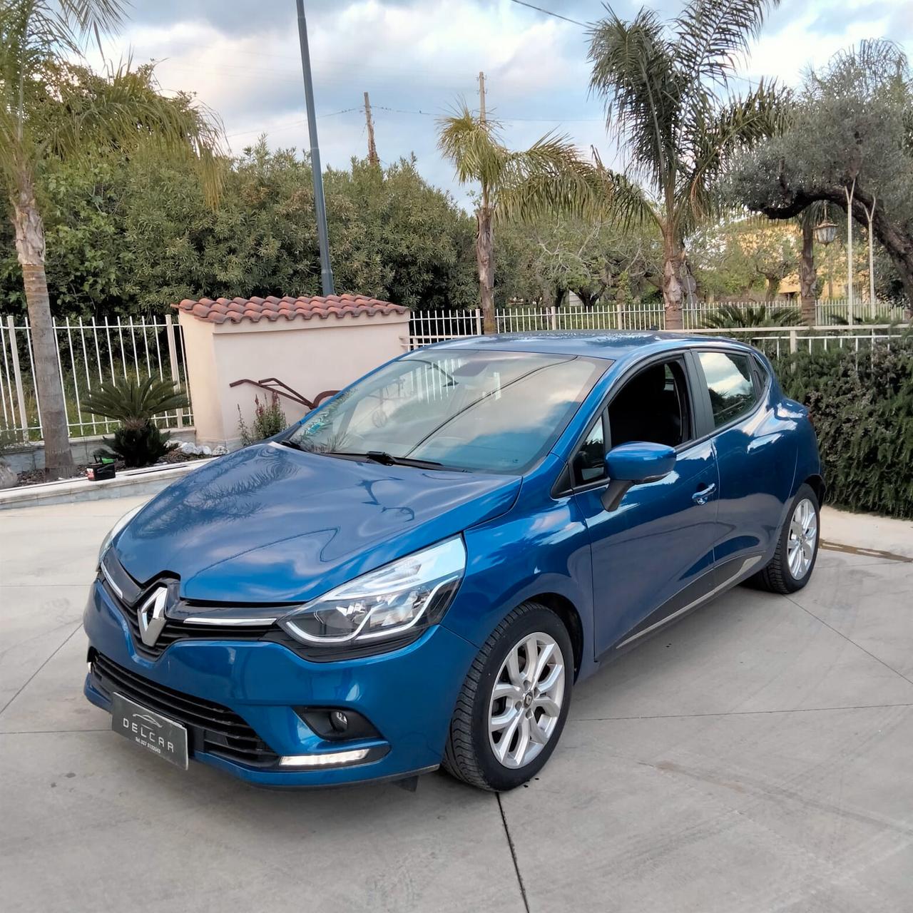 Renault Clio dCi 8V 90 CV EDC 5 porte Moschino Zen