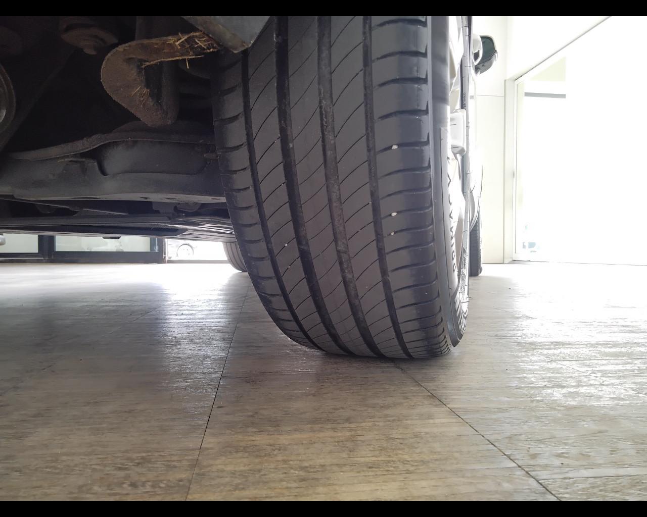 VOLVO XC40 - XC40 1.5 t2 Momentum Pro my21