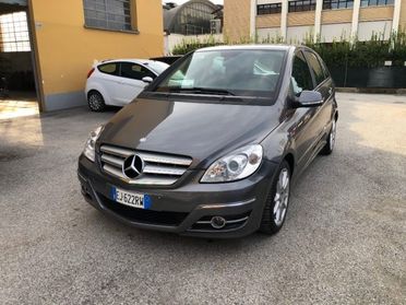 MERCEDES-BENZ B 180 CDI Executive