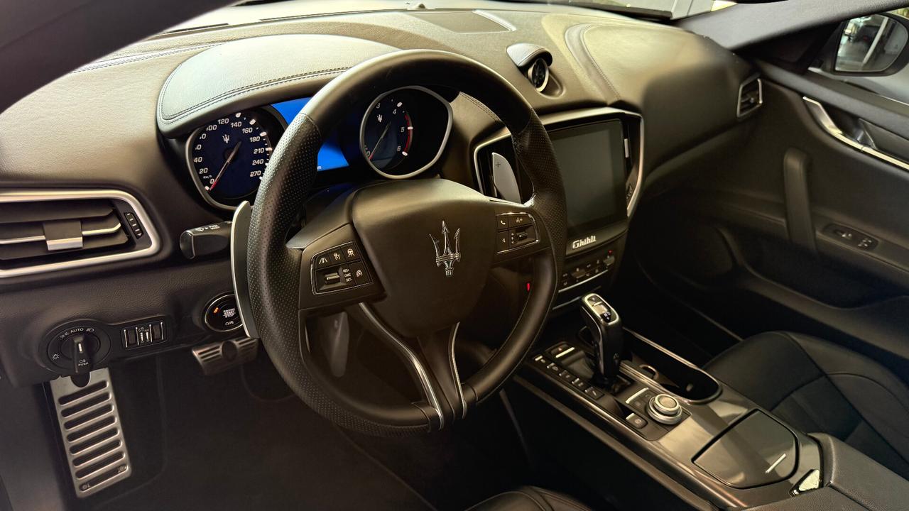 Maserati Ghibli V6 Diesel Gransport TETTO