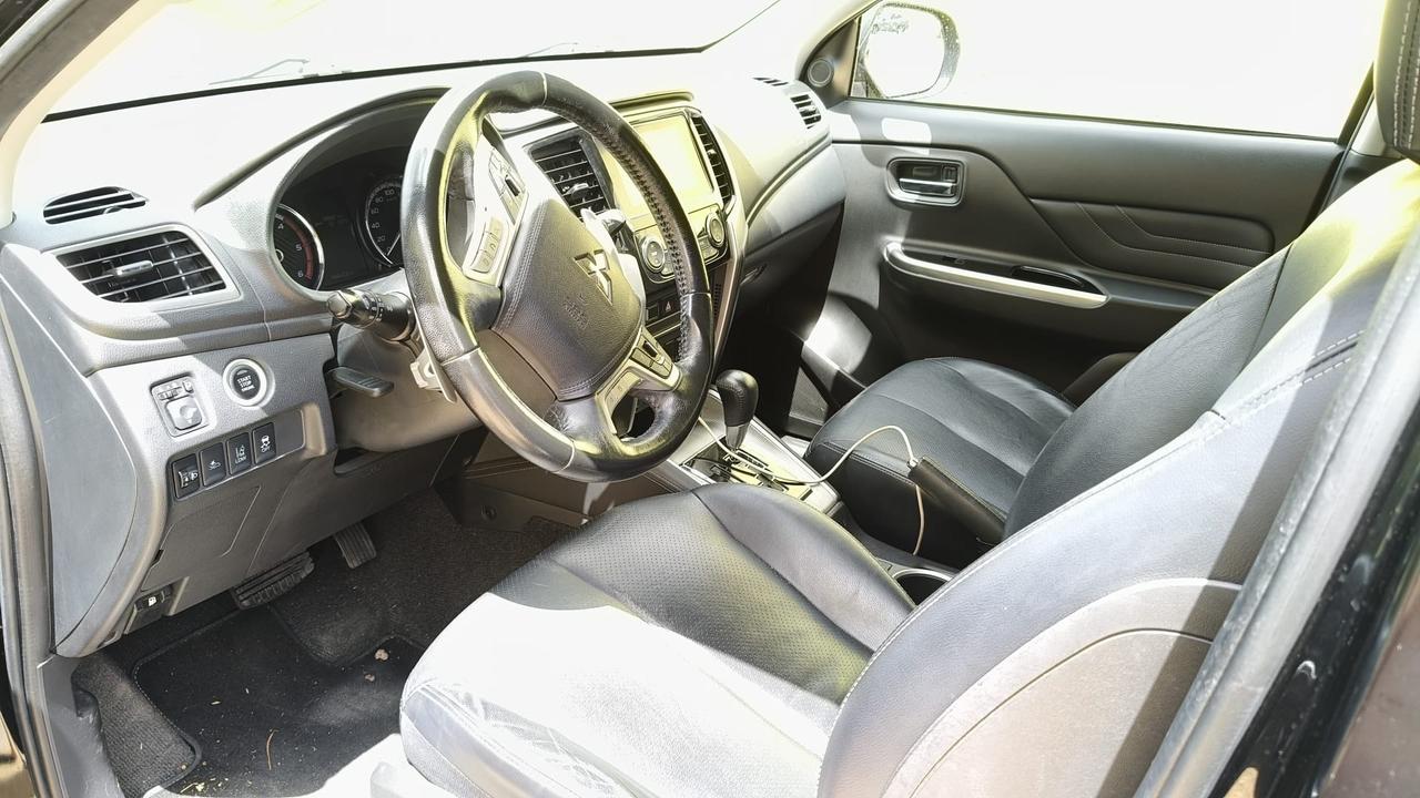 Mitsubishi L200 2.4 DI-D/ 181CV Double Cab Automatico 4x4