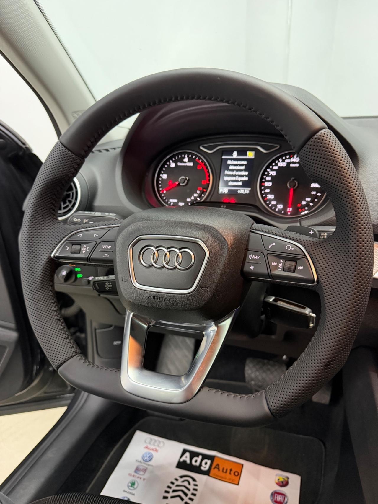 Audi Q2 35 TDI quattro S tronic Identity Black