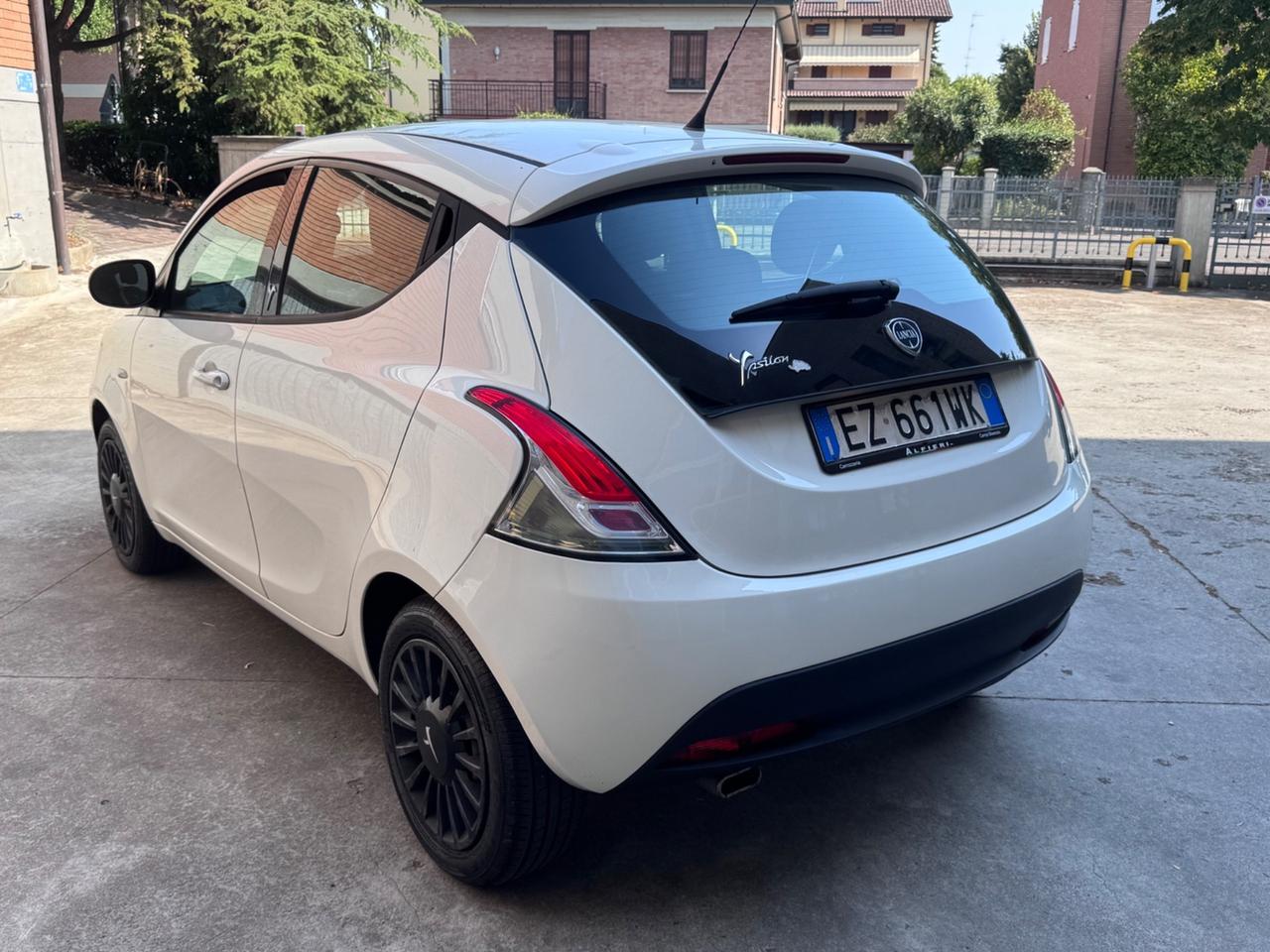 Lancia Ypsilon 1.2 69 CV 5 porte GPL Ecochic Gold