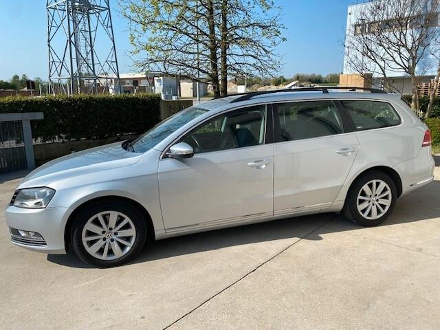 Volkswagen Passat VII 2011 Var. 2.0 TDI Comfortline Business