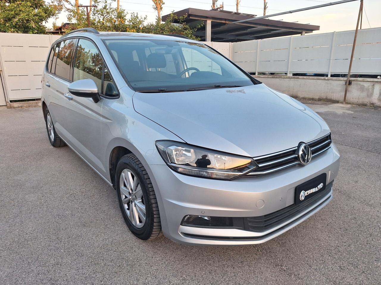 Volkswagen Touran 2.0 TDI 150cv Business NAV+RETROCAM. 2019