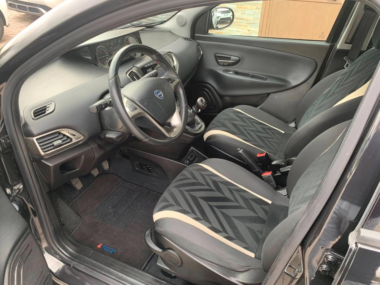 Lancia Ypsilon 1.2 69 CV 5 porte Gold 2017