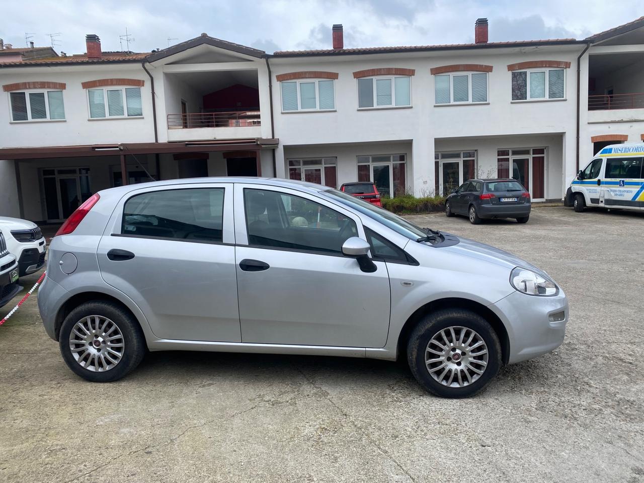 Fiat Punto 1.4 8V 5 porte Natural Power Lounge NEOPATENTATI