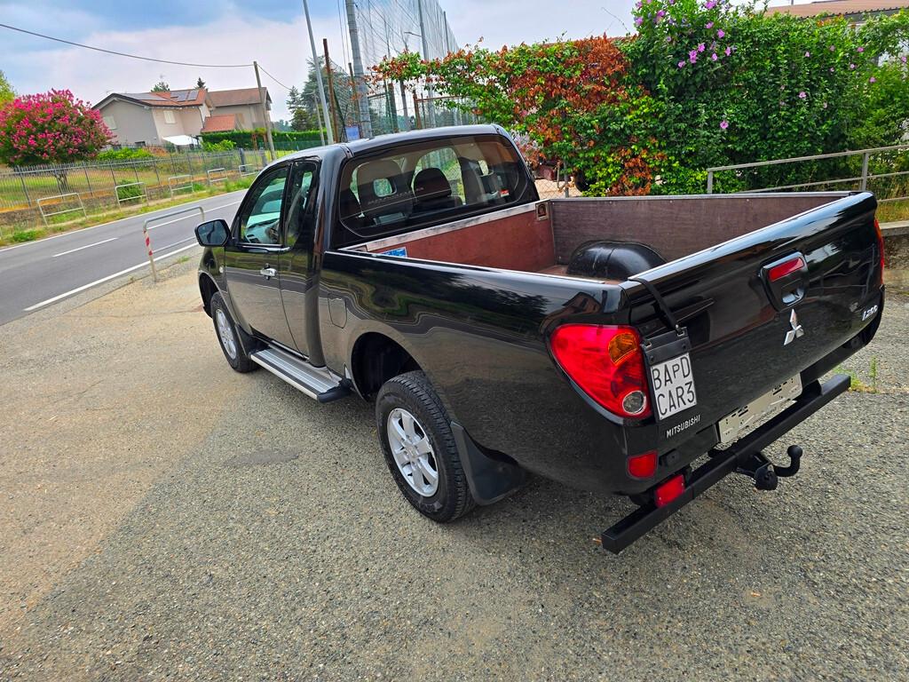 Mitsubishi L200 2.5 DI-D/136CV CLUB CUB INVITE