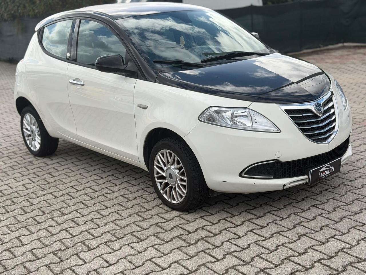 Lancia Ypsilon 0.9 TwinAir 85 CV 5 porte Metano Ecochic Gold