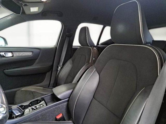 VOLVO XC40 T5 Recharge Plug-in Hybrid R-design