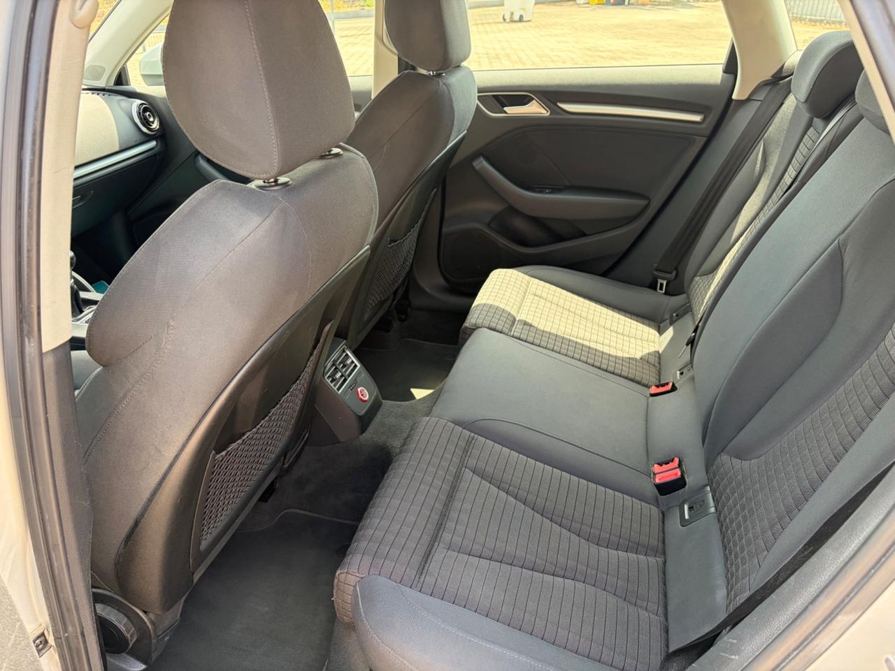 Audi A3 SPB 1.6 TDI Ambition - 2014