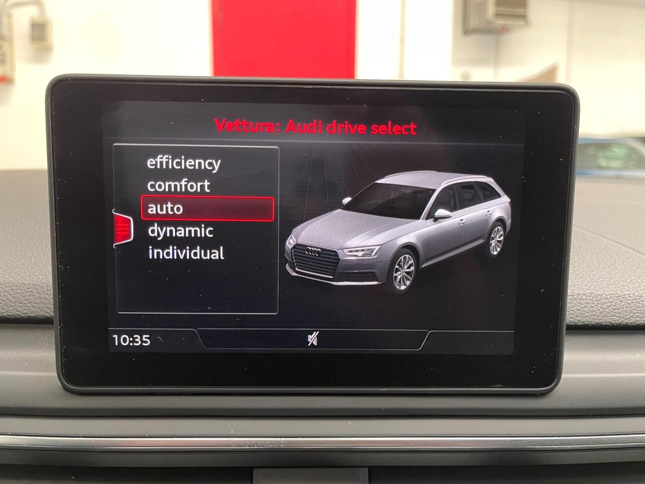 Audi A4 Avant Sport 35 2.0 TDI 150cv s-tronic-LEGGI SOTTO