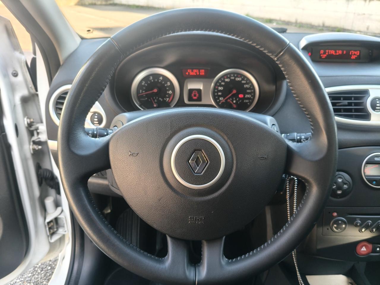 Renault Clio 1.6 5 porte SOLAMENTE 61.000 KM