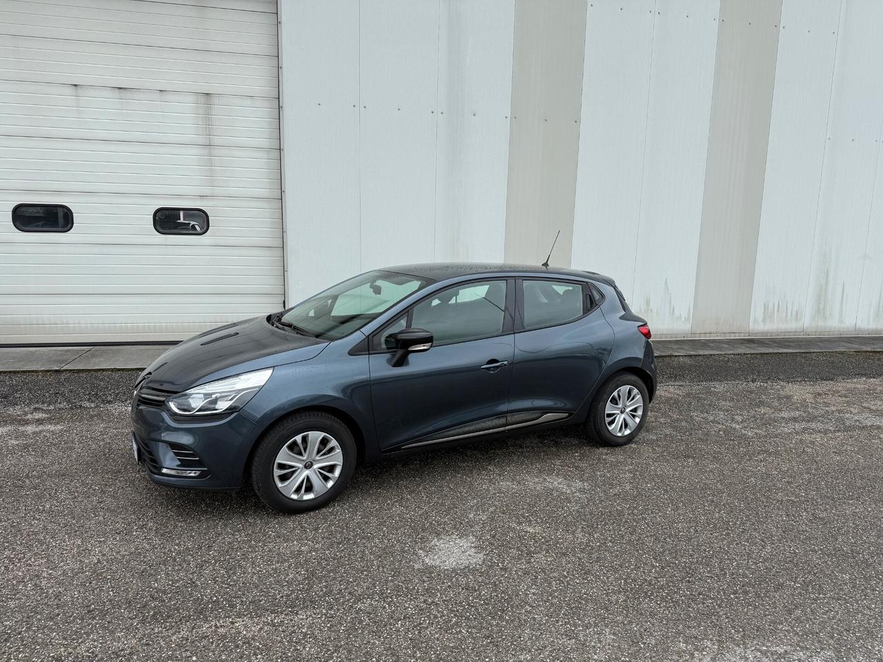 Renault Clio TCe 12V 75 CV 5 porte Moschino Life