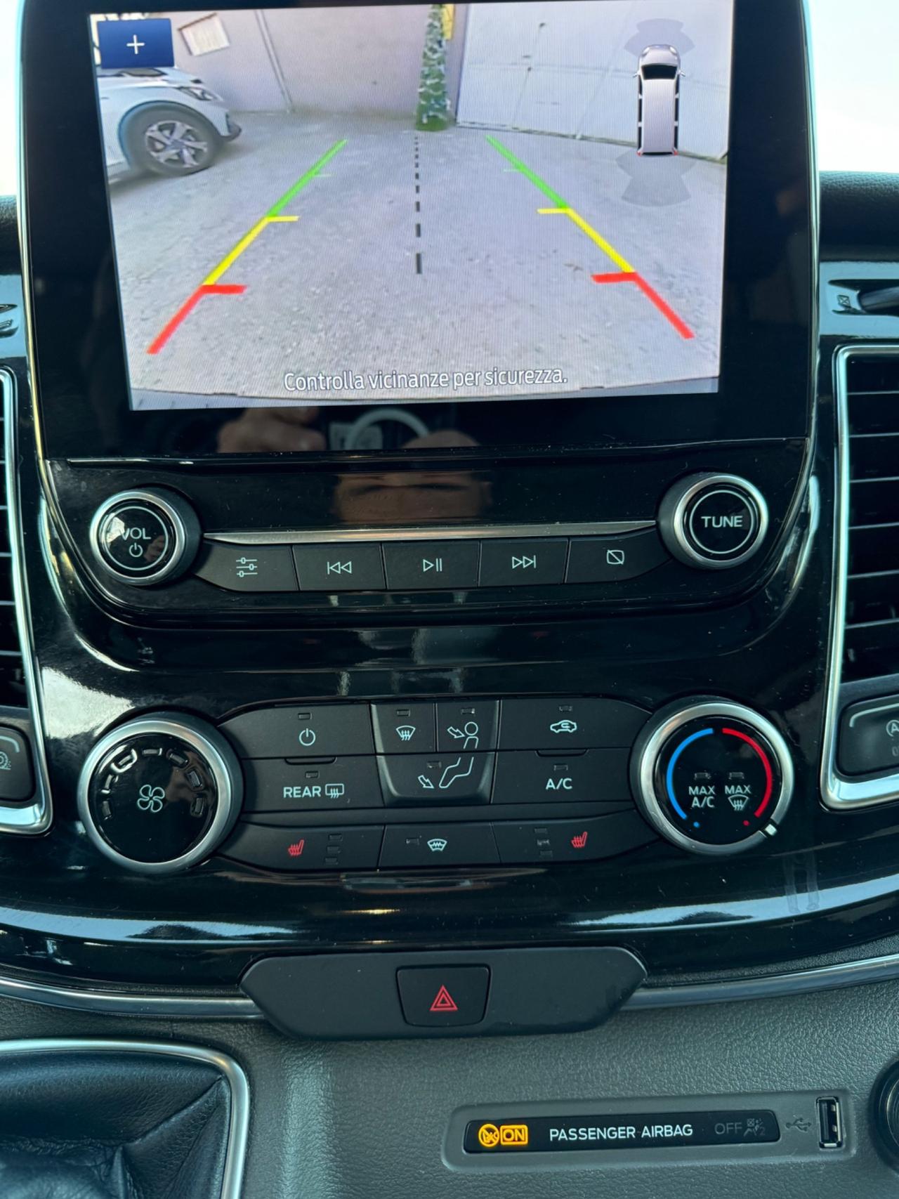 Ford Tourneo Custom 320 2.0 EcoBlue 185CV MHEV PL c/sollev. Tit.