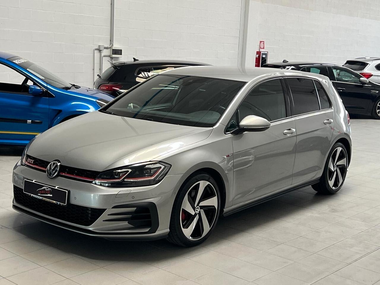 Volkswagen Golf GTI Performance 2.0 TSI 230CV
