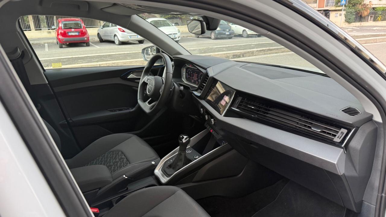 Audi A1 SPB 30 TFSI S line edition LED NAVI KAMERA CAR PLAY PDC BLUETOOTH CERCHI 18