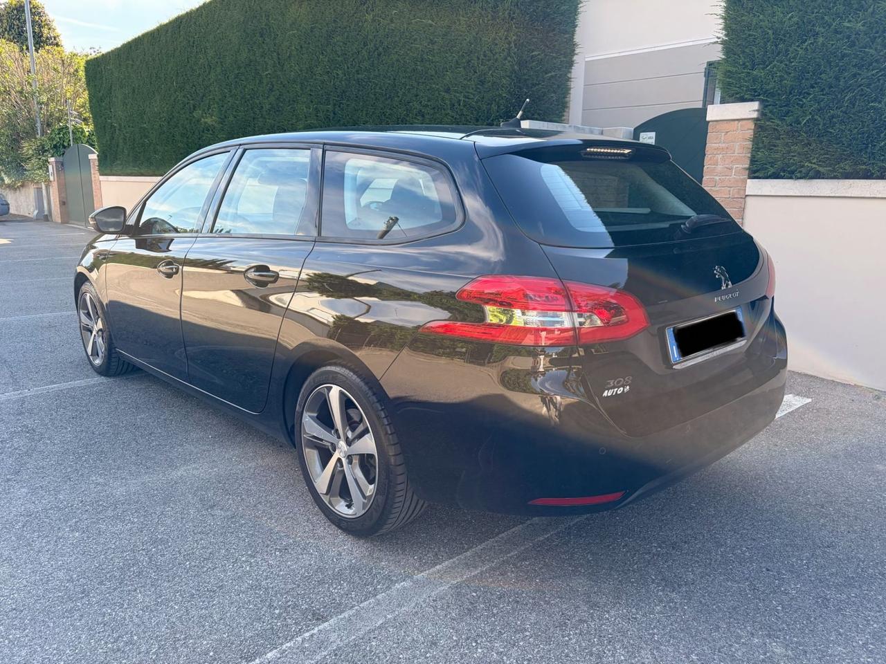 Peugeot 308 BlueHDi 130 S&S SW Allure