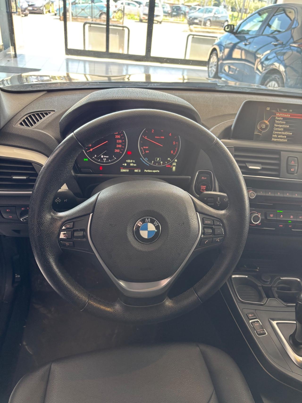 Bmw 116 116d 5p. Urban