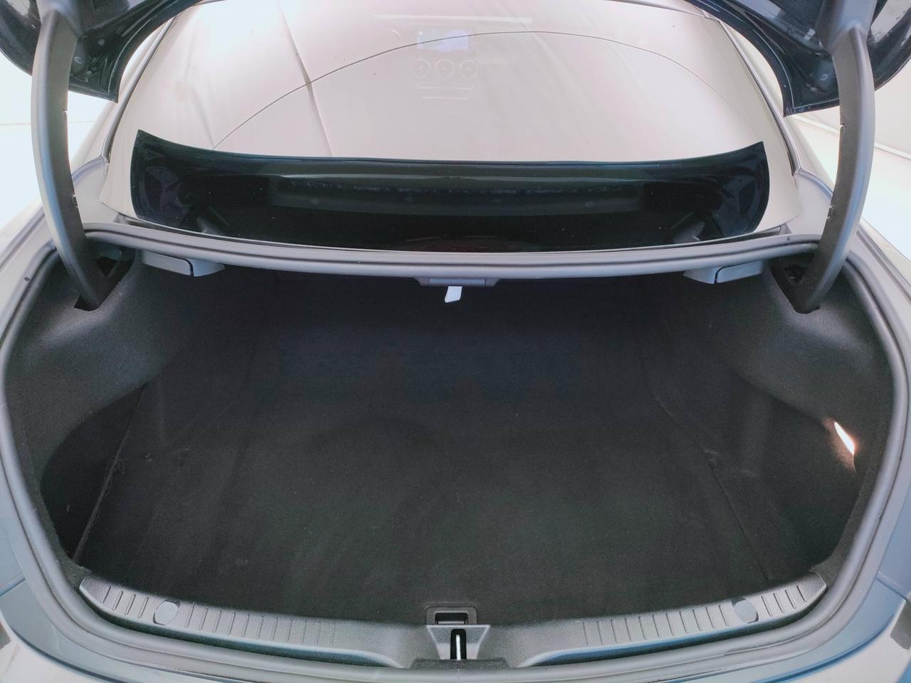 Mercedes-Benz Classe C-C205 2018 Coupe - C Coupe 220 d Premium Plus 4matic auto