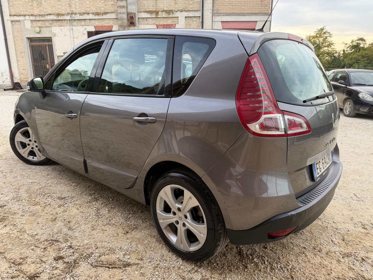 Renault Scenic Scénic X-Mod 1.5 dCi 110CV Luxe