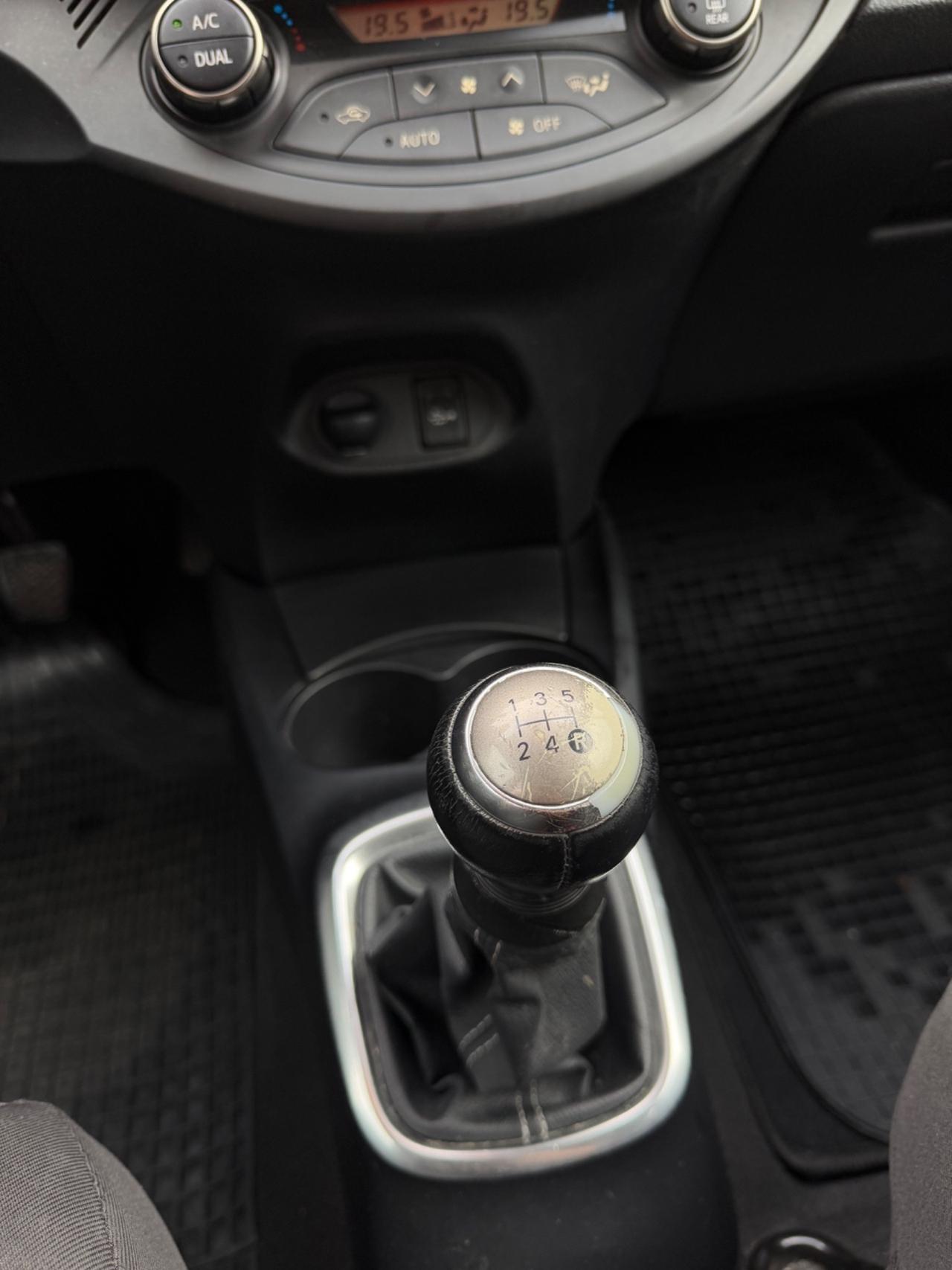 Toyota Yaris 1.0 Neopatentati Euro 6