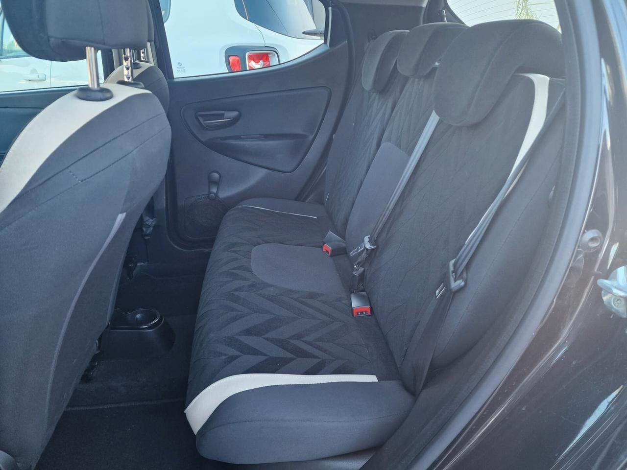 Lancia Ypsilon 1.2 69 CV 5 porte Platinum