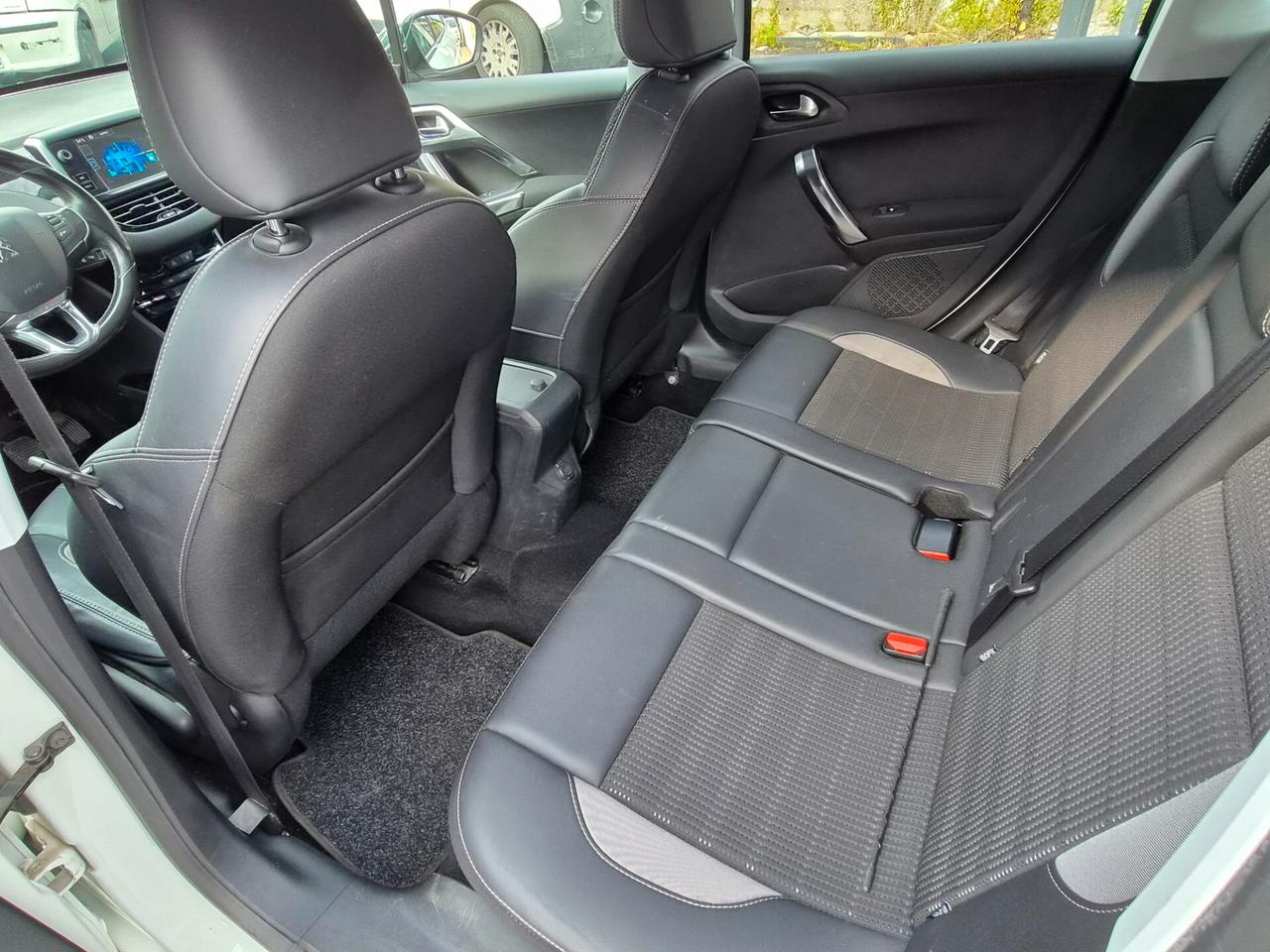 Peugeot 2008 BlueHDi 100 Black Matt