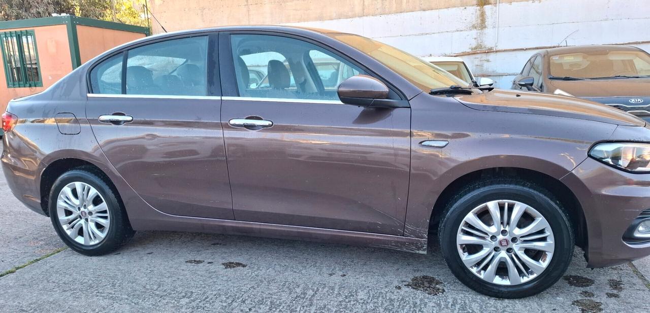 FIAT Tipo berlina mjet