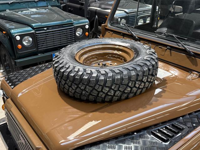 LAND ROVER Defender 90 diesel Soft-top