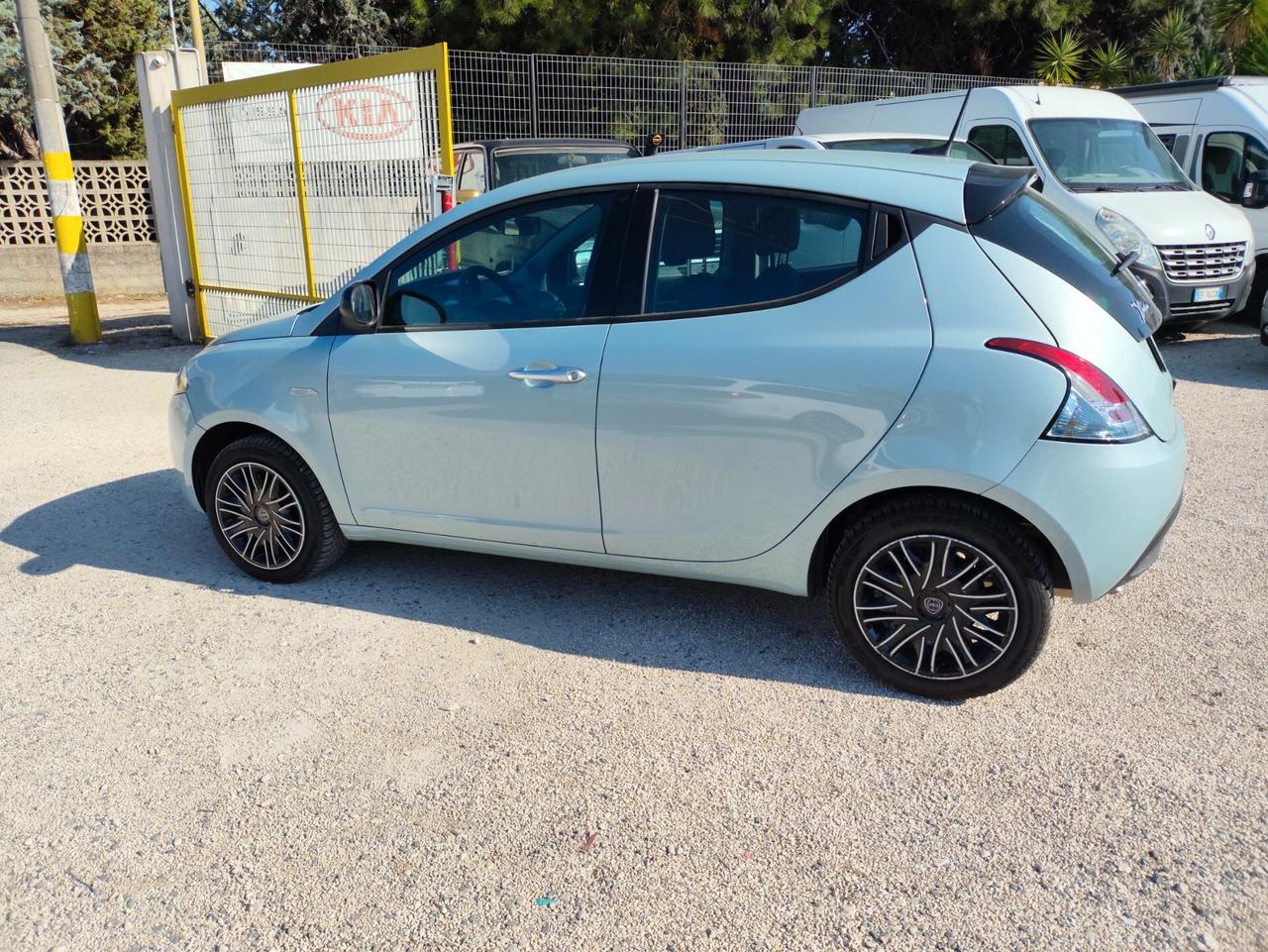 Lancia Ypsilon 1.2 69 CV 5 porte GPL Gold