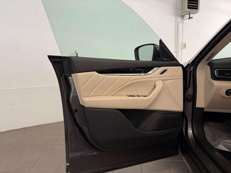 Maserati Levante 330 CV MHEV GT INTERNI BIANCHI