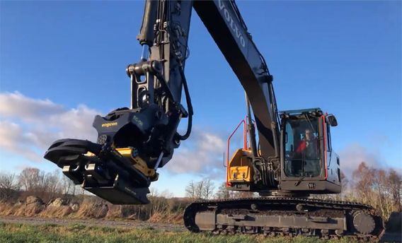 Volvo EC220EL,