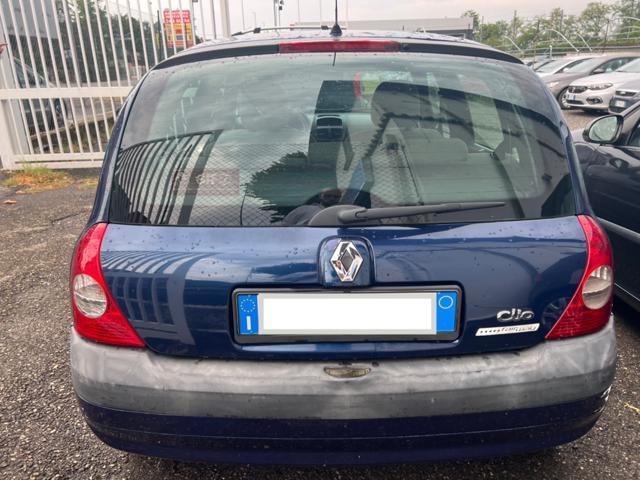 RENAULT Clio 1.2 cat 5 porte NEOPATENTATI GPL