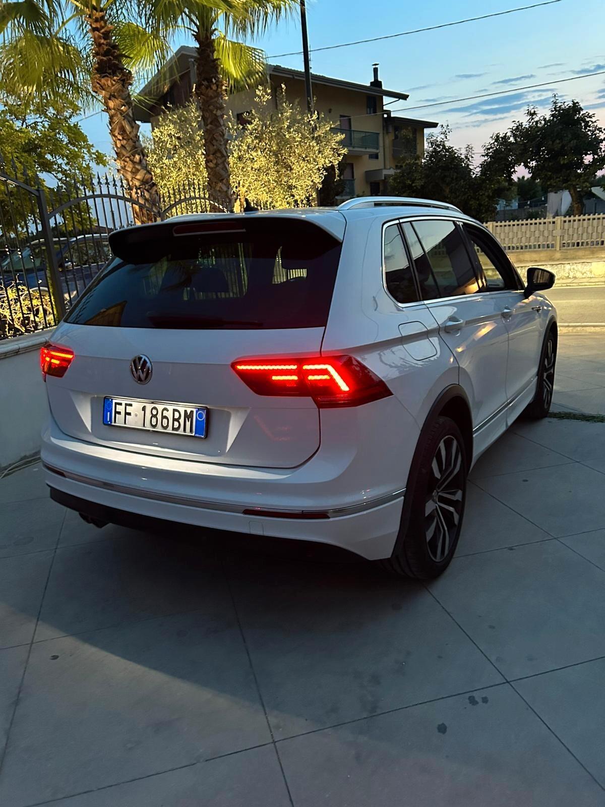 Volkswagen Tiguan 2.0 BiTDI SCR DSG 4MOTION Executive R-Line BMT