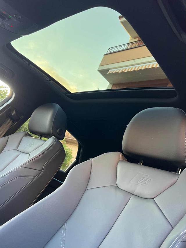 AUDI Q3 SPB 40 TDI quattro S line Tetto Identity Black