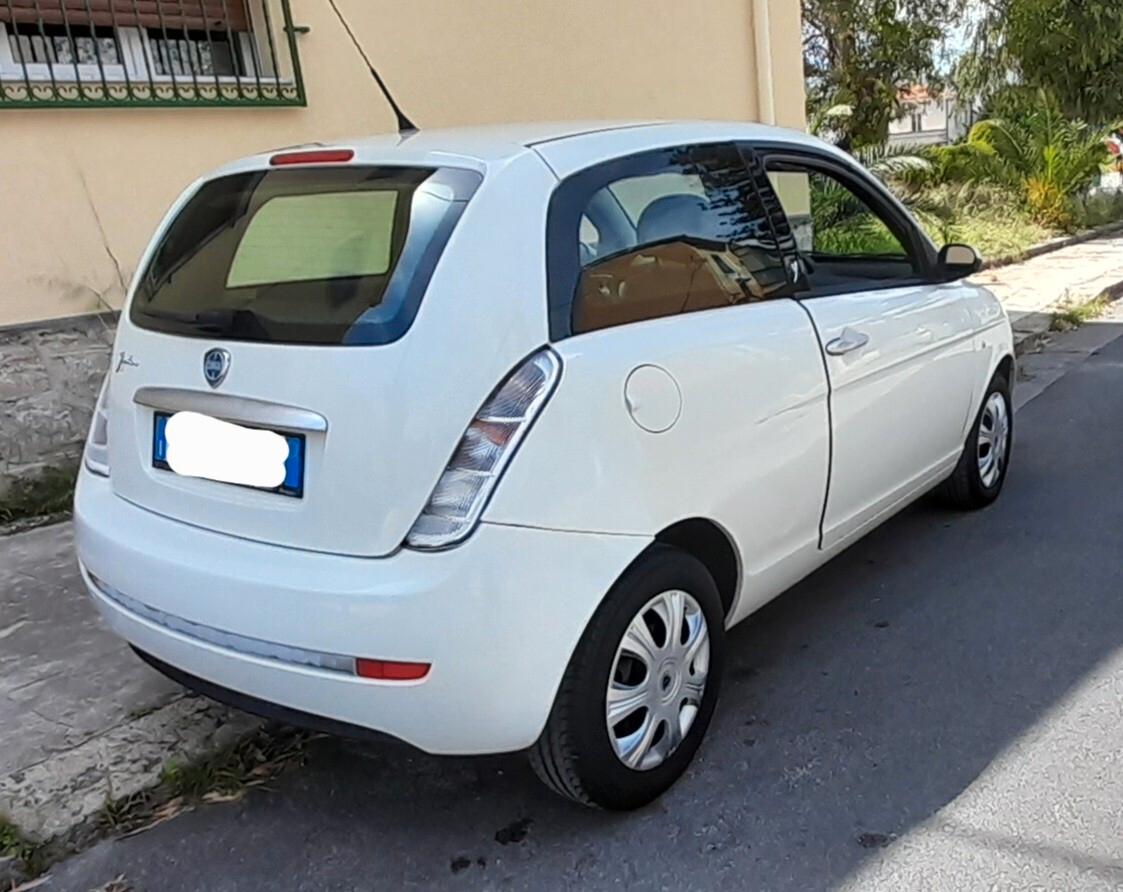 Lancia Ypsilon 1.2 Argento