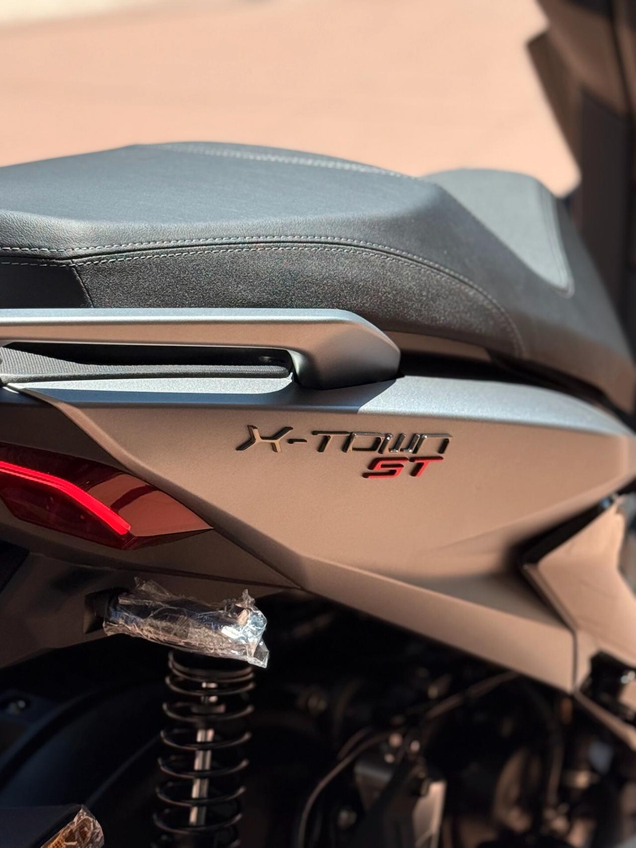 Kymco X-Town 250 ST