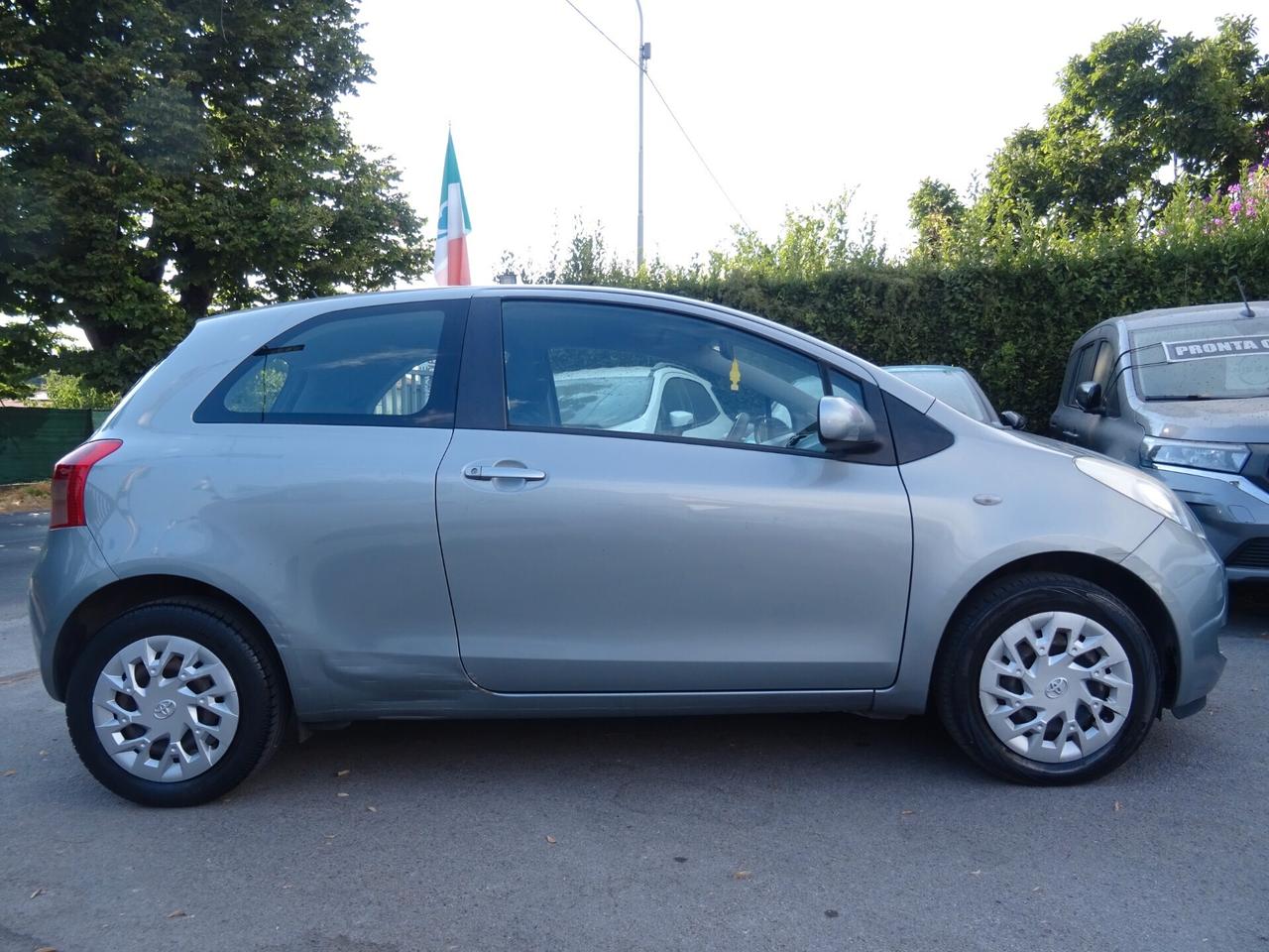 Toyota Yaris 1.3 3 porte OK NEOPATENTATI