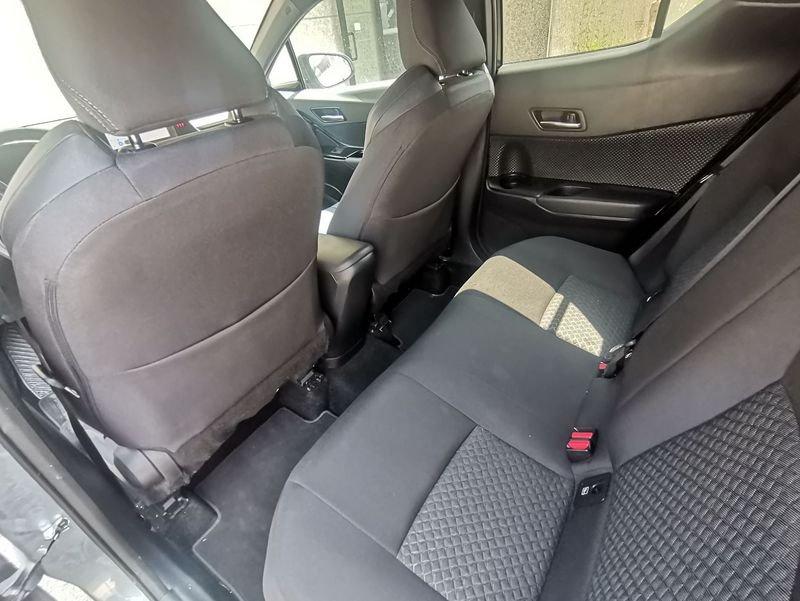 Toyota C-HR 2.0 152cv Hybrid E-CVT Lounge