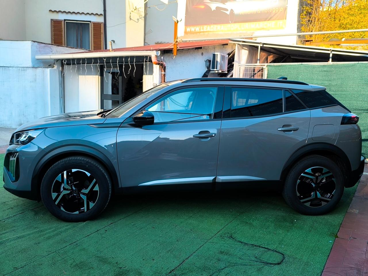 Peugeot 2008 PureTech Allure 3.000 km UNICO PROPRIETARIO