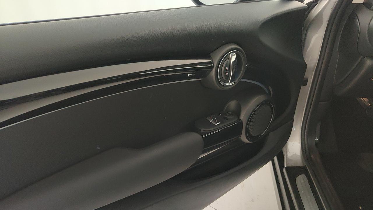 MINI Mini IV F56 2021 3p - Mini 3p 1.5 Cooper Classic auto