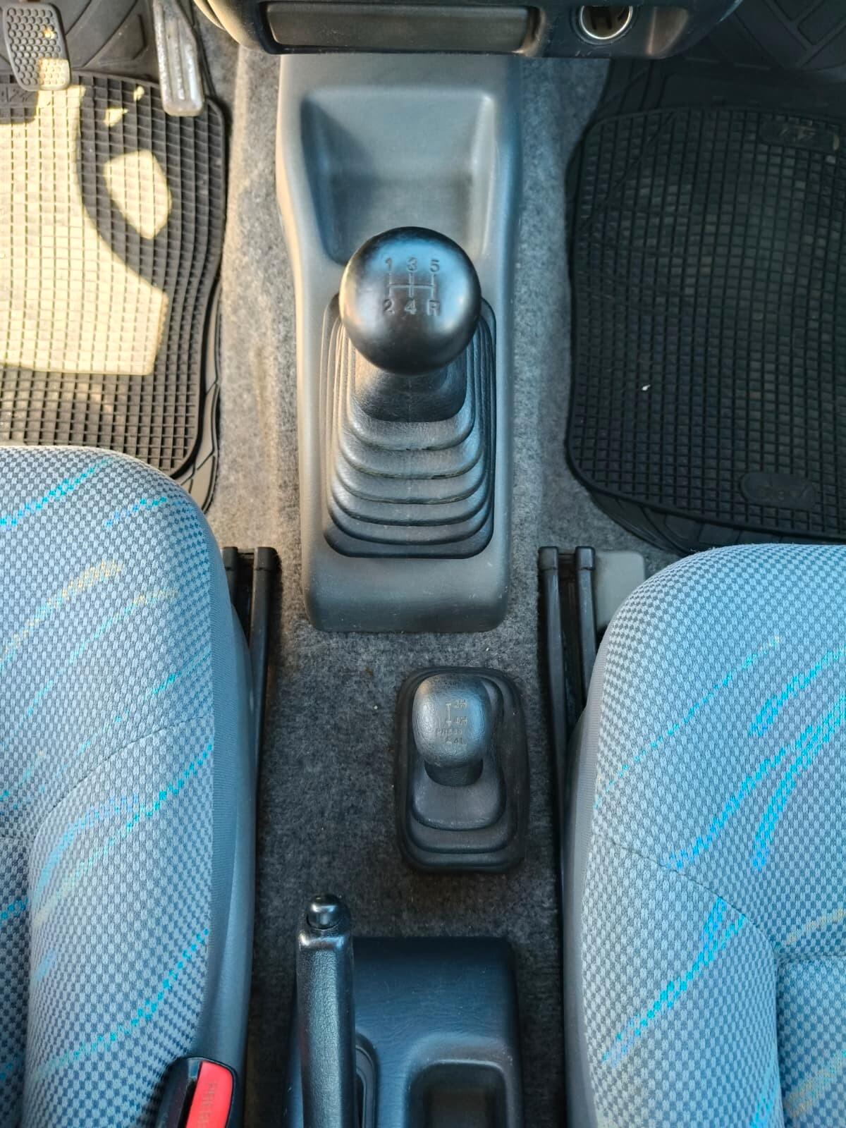 Suzuki Jimny 1.3i 16V cat 4WD JLX