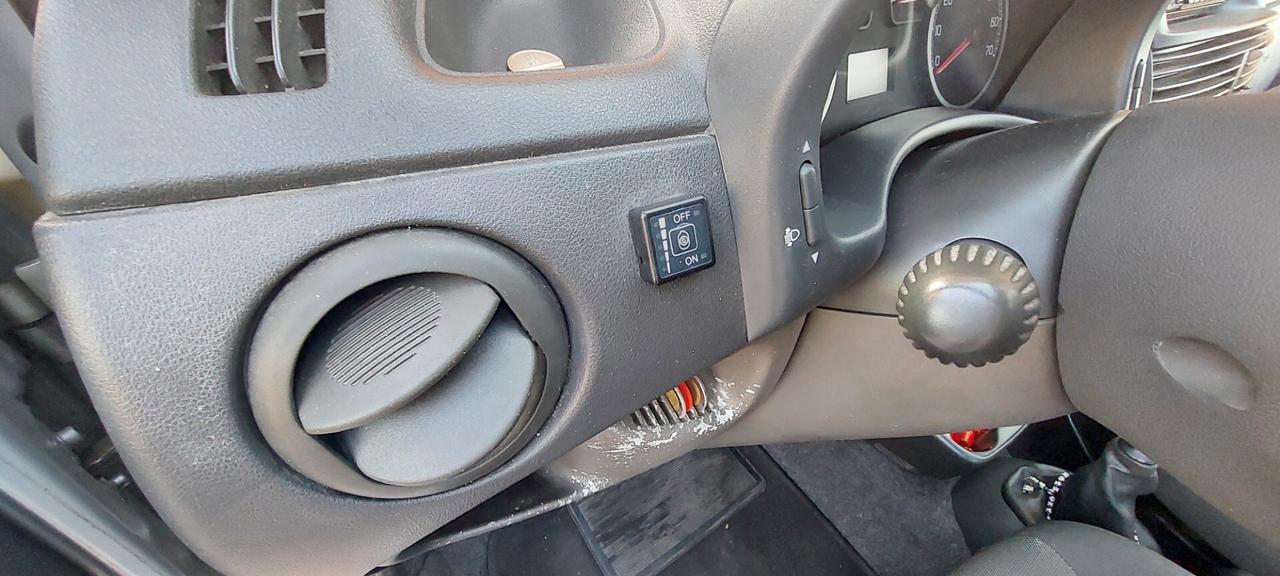 PUNTO CLASSIC FANALONE 1,2 GPL DI SERIE X NEOPATENTATI UNIPROPRIETARIO IMPECCABILE