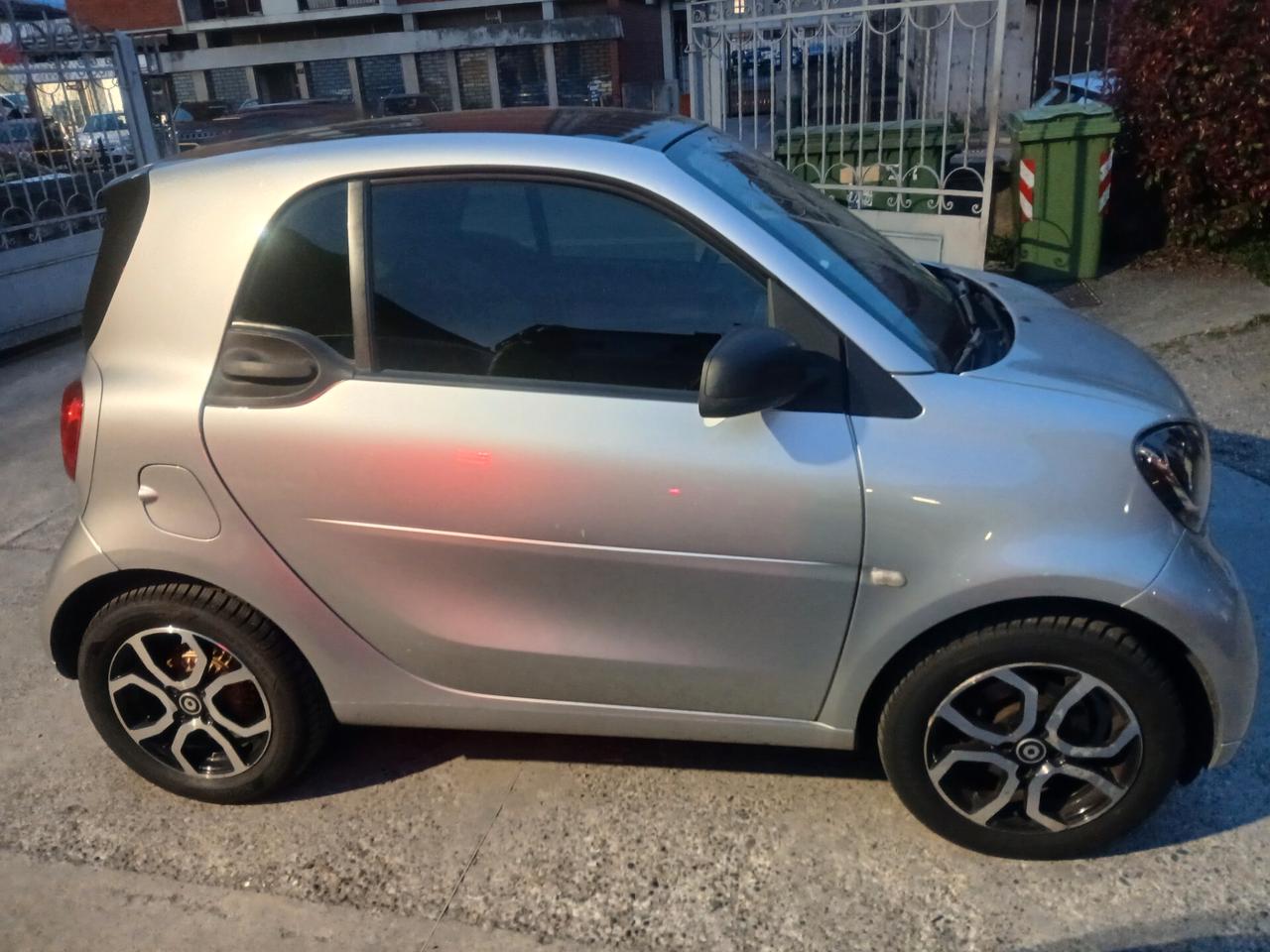 Smart ForTwo 70 1.0 Passion ***AUTOMATICA NAVIGATORE**IDONEA NEOPATENTATI