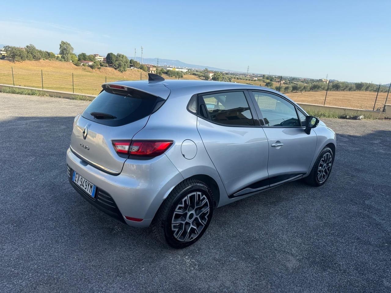 Renault Clio 1.2 75CV 5 porte Wave