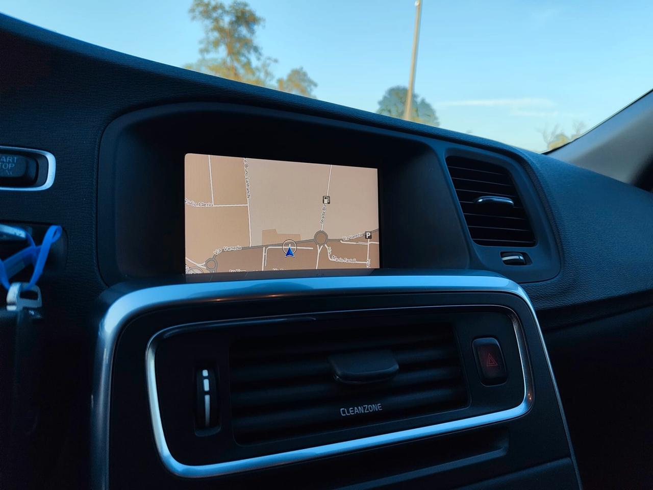 Volvo V60 D2 Geartronic E6 NEOPATENTATI