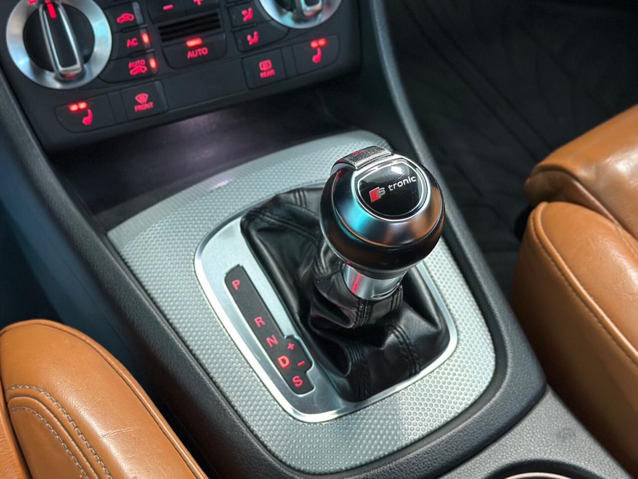 Audi Q3 2.0 tdi 177 CV s-line permute